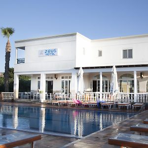 Zeus Hotel